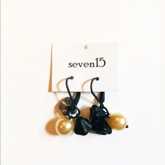 ☼4 for 20$☼ Black Pearl Earrings - Picture 2 of 4